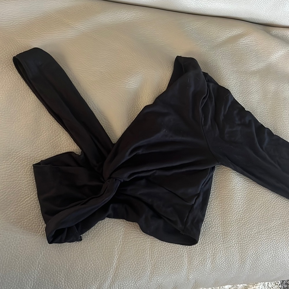 One shoulder long sleeve cropped tie front black top.